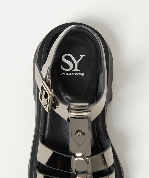 SY UNITED ARROWS（シーユナイテッドアローズ）の「＜SY＞ ボリュームソールグルカフラット60↑（サンダル・レディース・ブラック/オフホワイト/シルバー・22.5cm/23cm/23.5cm/24cm/24.5cm/25cm）」の9枚目の写真