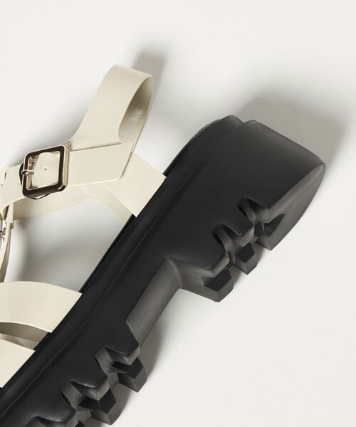 SY UNITED ARROWS（シーユナイテッドアローズ）の「＜SY＞ ボリュームソールグルカフラット60↑（サンダル・レディース・ブラック/オフホワイト/シルバー・22.5cm/23cm/23.5cm/24cm/24.5cm/25cm）」の14枚目の写真