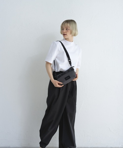 ARTISAN&ARTIST(アルティザンアンドアーティスト)の「「ARTISAN&ARTIST」ニュー・デュアリティ/フリーフロー・ショルダーバッグ(ショルダーバッグ・レディース・グレー・FREE)」の9枚目の写真