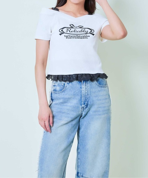 GORGE(ゴージ)の「《肩開き×レースヘム》レディース リブTシャツ リボンロゴ入り ガーリー カジュアル 春夏秋(Tシャツ/カットソー・レディース・オフホワイト/レッド/チャコール・F)」の4枚目の写真