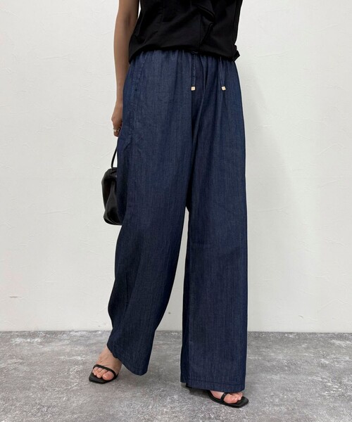 fredy emue（フレディエミュ）の「ライトオンスデニムイージーパンツ（デニムパンツ・レディース・ブルー/ネイビー・38/36）」の2枚目の写真