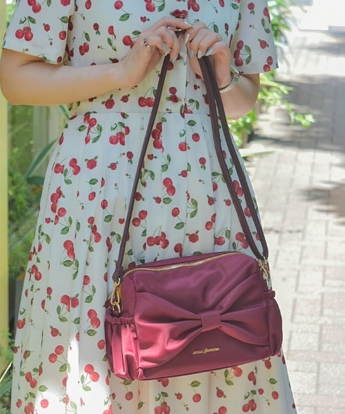 axes femme（アクシーズファム）の「リボン撥水ナイロンショルダー（ショルダーバッグ・レディース・ワイン/ブラック/ピンク・FREE）」の3枚目の写真