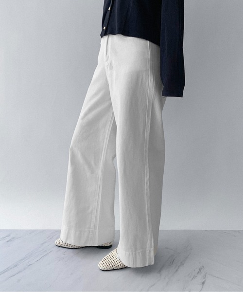 on:nue（オンニュ）の「【on:nue】[3色展開/3サイズ展開] ワイドストレートデニムパンツ（デニムパンツ・レディース・ホワイト/ネイビー/ブルー・MEDIUM/SMALL/LARGE）」の6枚目の写真