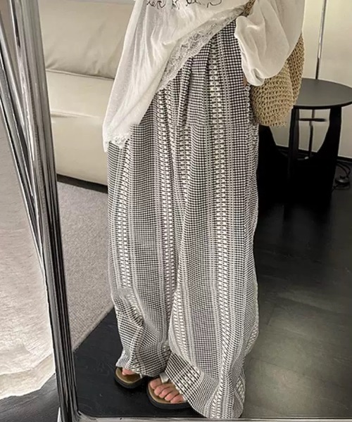 GORGE（ゴージ）の「《ゆる映え柄パンツ》ストライプ＆チェック／楽ちん美ラインワイド（その他パンツ・レディース・ブラウン/ブラック/ブルー/チェック・F）」の4枚目の写真