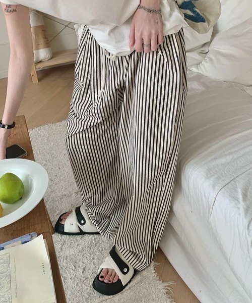 GORGE（ゴージ）の「《ゆる映え柄パンツ》ストライプ＆チェック／楽ちん美ラインワイド（その他パンツ・レディース・ブラウン/ブラック/ブルー/チェック・F）」の2枚目の写真