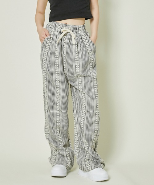 GORGE（ゴージ）の「《ゆる映え柄パンツ》ストライプ＆チェック／楽ちん美ラインワイド（その他パンツ・レディース・ブラウン/ブラック/ブルー/チェック・F）」の20枚目の写真