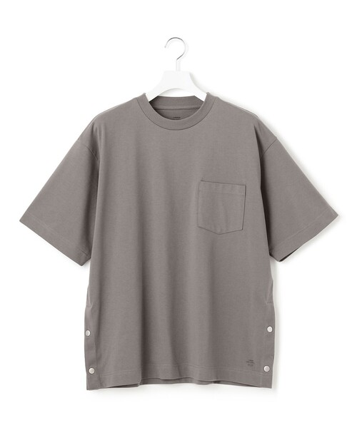 J.PRESS YORK STREET（ジェイプレスヨークストリート）の「【UNISEX】サイドスリット Tシャツ（Tシャツ/カットソー・メンズ・ライトグレー系/ブラック系/ホワイト系/ダークブラウン系・SMALL/MEDIUM/LARGE）」の3枚目の写真