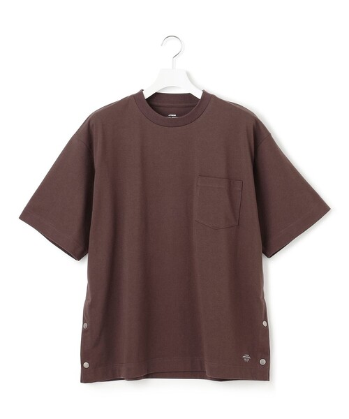 J.PRESS YORK STREET（ジェイプレスヨークストリート）の「【UNISEX】サイドスリット Tシャツ（Tシャツ/カットソー・メンズ・ライトグレー系/ブラック系/ホワイト系/ダークブラウン系・SMALL/MEDIUM/LARGE）」の4枚目の写真