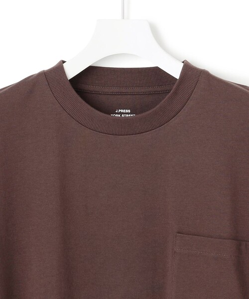J.PRESS YORK STREET（ジェイプレスヨークストリート）の「【UNISEX】サイドスリット Tシャツ（Tシャツ/カットソー・メンズ・ライトグレー系/ブラック系/ホワイト系/ダークブラウン系・SMALL/MEDIUM/LARGE）」の6枚目の写真