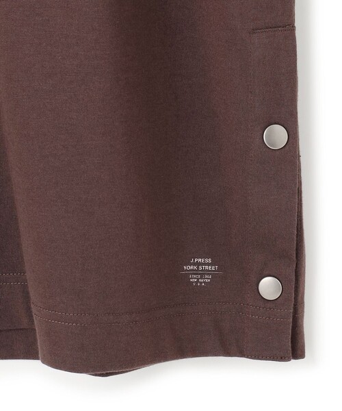 J.PRESS YORK STREET（ジェイプレスヨークストリート）の「【UNISEX】サイドスリット Tシャツ（Tシャツ/カットソー・メンズ・ライトグレー系/ブラック系/ホワイト系/ダークブラウン系・SMALL/MEDIUM/LARGE）」の9枚目の写真