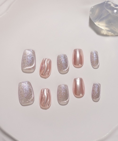 Anail（エーネイル）の「3D水光ネイルピンクニュアンスマグネットゴールドミラーアートショートオーバルネイルチップ⑤　夏ネイル（ネイルシール/ネイルチップ・レディース・パープル/ピンク系その他2/ピンク系その他3/ピンク系その他/ピンク/ゴールド・SMALL/LARGE/MEDIUM）」の3枚目の写真