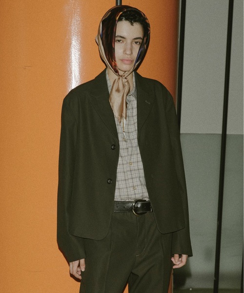 Jieda(ジエダ)の「COMPACT TAILORED JACKET(テーラードジャケット・メンズ・ブラック/グレー・1/2)」の2枚目の写真