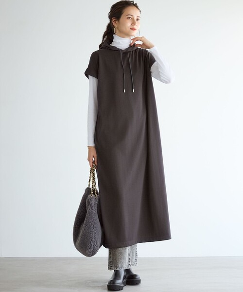 23区 L（ニジュウサンクオオキイサイズ）の「【SLOW/一部店舗限定】コットンライクテリー フーディー ワンピース（ワンピース・レディース・グレー系/ベージュ系・44/46）」の5枚目の写真