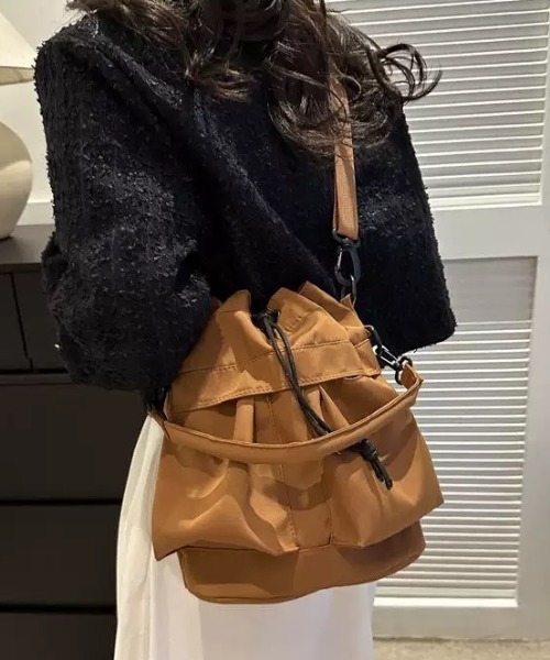 CELENA BEATS（セレナビーツ）の「[バケツ型ミニバッグ] 巾着 ショルダーバッグ（ショルダーバッグ・レディース・ブラック/ピンク/グリーン/ブラウン/ホワイト・FREE）」の9枚目の写真