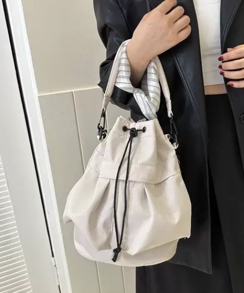 CELENA BEATS（セレナビーツ）の「[バケツ型ミニバッグ] 巾着 ショルダーバッグ（ショルダーバッグ・レディース・ブラック/ピンク/グリーン/ブラウン/ホワイト・FREE）」の17枚目の写真
