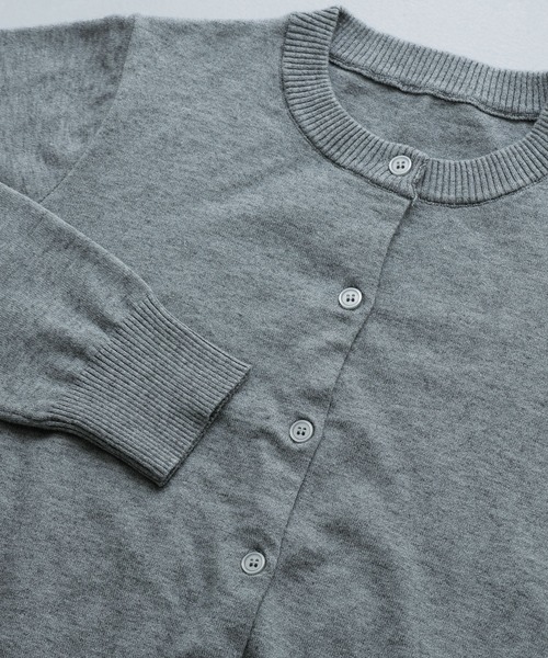 etoll.（エトル）の「ベーシッククルーネックカーディガン（カーディガン/ボレロ・レディース・オフホワイト/グレー/ブラック/レッド/ブラウン・M）」の16枚目の写真