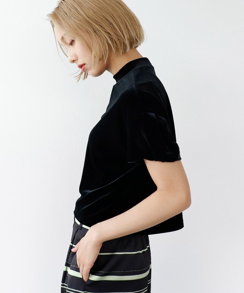 Three Four Time（ｽﾘｰﾌｫｰﾀｲﾑ）の「ベロアチューリップトップス（シャツ/ブラウス・レディース・ブラウン/ブラック・FREE）」の4枚目の写真