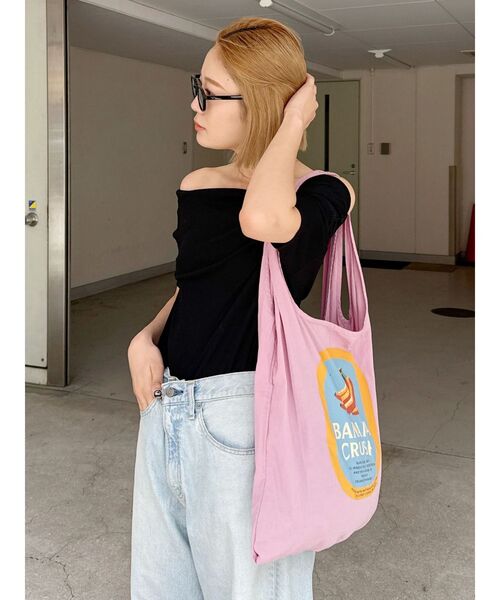 Ungrid(アングリッド)の「タックデザインオフショルTee(Tシャツ/カットソー・レディース・ブラック/アイボリー/グリーン・FREE)」の8枚目の写真