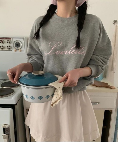 shyam inspiration（シャムインスピレーション）の「コンパクトドロップショルダー刺繍ロゴスウェット（スウェット・レディース・ネイビー/グレー・M/L）」の7枚目の写真
