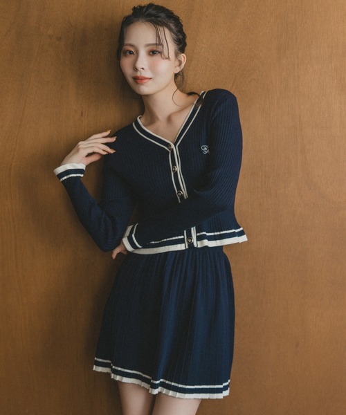 REDYAZEL（レディアゼル）の「ラインスキームニットカーディガン×スカートセットアップ（セットアップ・レディース・ネイビー/グレー/レッド・FREE）」の12枚目の写真