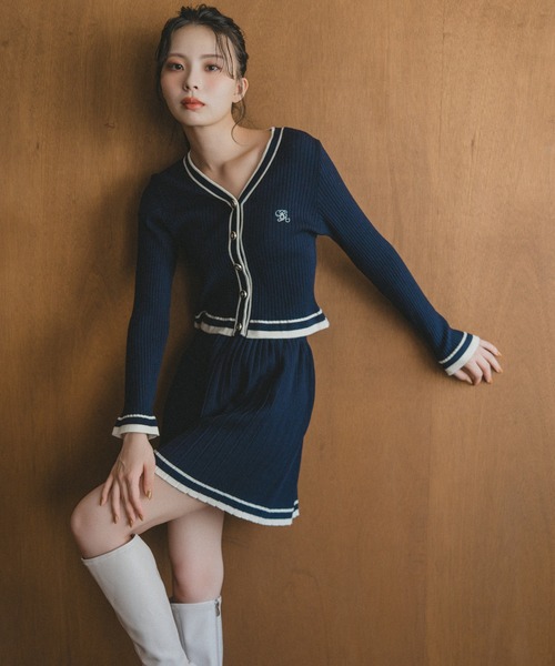 REDYAZEL（レディアゼル）の「ラインスキームニットカーディガン×スカートセットアップ（セットアップ・レディース・ネイビー/グレー/レッド・FREE）」の11枚目の写真