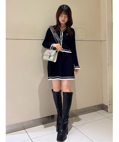 REDYAZEL（レディアゼル）の「ラインスキームニットカーディガン×スカートセットアップ（セットアップ・レディース・ネイビー/グレー/レッド・FREE）」の15枚目の写真