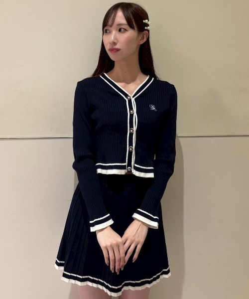 REDYAZEL（レディアゼル）の「ラインスキームニットカーディガン×スカートセットアップ（セットアップ・レディース・ネイビー/グレー/レッド・FREE）」の20枚目の写真