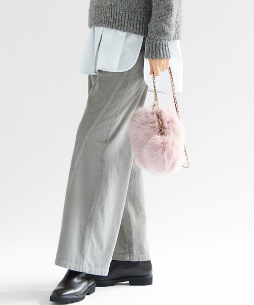 23区 L(ニジュウサンクオオキイサイズ)の「コットン コーデュロイ ワイド パンツ(その他パンツ・レディース・ライトグレー系/ダルブルー系/グレー系/ホワイト系・44/46/48/50)」の1枚目の写真