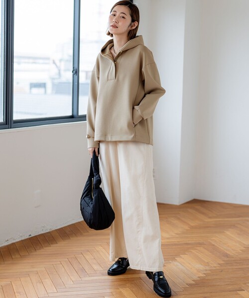 23区 L(ニジュウサンクオオキイサイズ)の「コットン コーデュロイ ワイド パンツ(その他パンツ・レディース・ライトグレー系/ダルブルー系/グレー系/ホワイト系・44/46/48/50)」の18枚目の写真