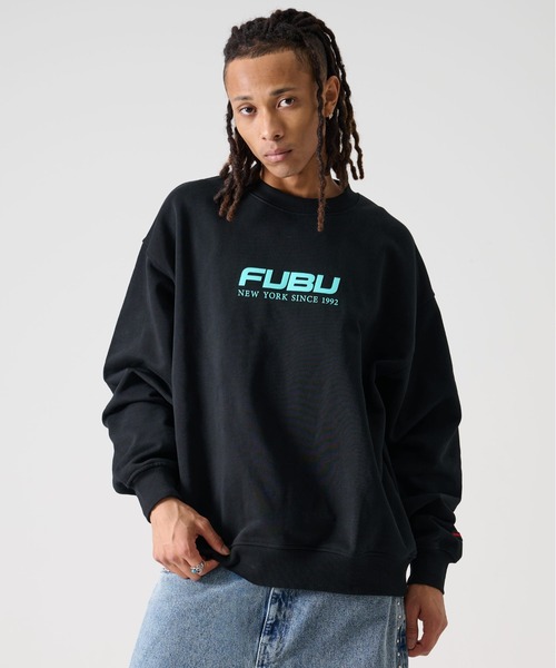FUBU( フブ)の「FUBU フブ OG ロゴ プリント コットン クルーネック 裏毛 スウェット トレーナー(スウェット・メンズ・ブラック/ホワイト/ターコイズブルー・XXL/XL/L/M)」の1枚目の写真