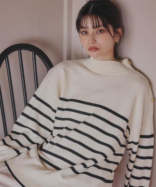 THE SHOP TK （ザ ショップ ティーケー ）の「【インしないで着られる】金ボタン ハイネックニット/毛玉になりにくい/静電気防止/洗濯機OK（ニット/セーター・レディース・ベージュ/ワインレッド/アイボリー系2/ブラック/グリーン系その他6・13/12）」の4枚目の写真