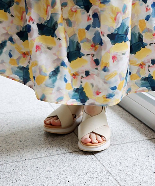 Jines（ジネス）の「クロスデザインサンダル【オーマイ サンダルズ/Oh my Sandals】（サンダル・レディース・アイボリー/ブラック・37/36）」の19枚目の写真