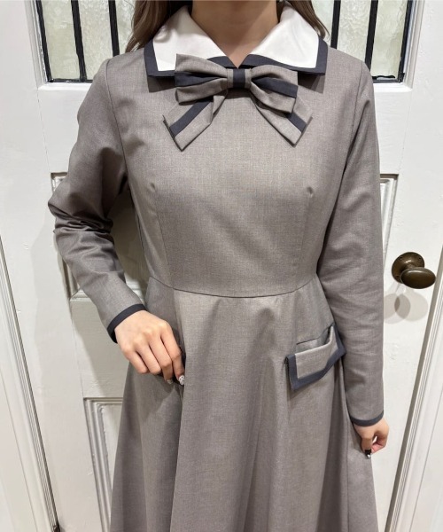 F i.n.t（フィント）の「ラインボウタイバイカラーワンピース（ワンピース・レディース・ライトグレー/ベージュ・FREE）」の20枚目の写真