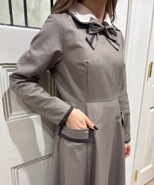 F i.n.t（フィント）の「ラインボウタイバイカラーワンピース（ワンピース・レディース・ライトグレー/ベージュ・FREE）」の22枚目の写真