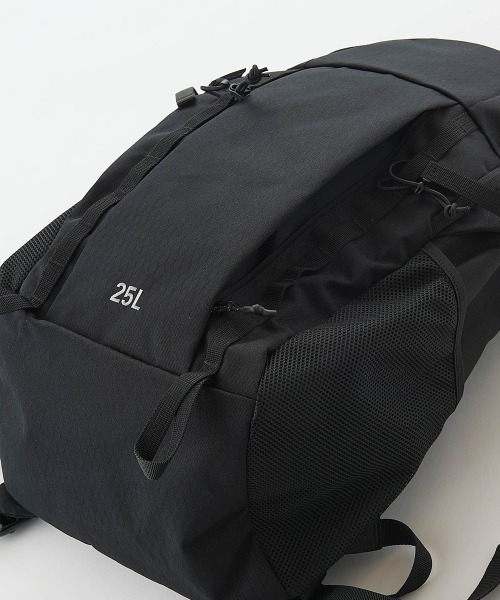 Gramicci(グラミチ)の「GRAMICCI DAY PACK 25L / グラミチ(バックパック/リュック・メンズ・ブルー/ブラック・FREE)」の7枚目の写真