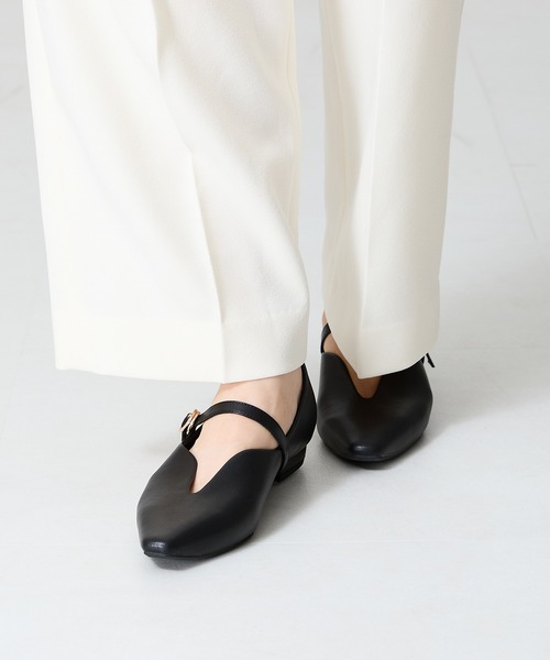 31 Sons de mode（トランテアン　ソン　ドゥ　モード）の「ベルトデザインフラットパンプス/45302（パンプス・レディース・ホワイト/レッド/ブラック・43/42/41/40/39/38/37/36/35/34/33）」の9枚目の写真