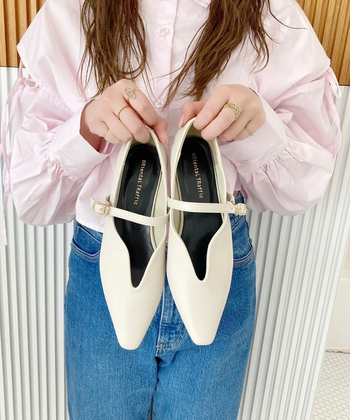 31 Sons de mode（トランテアン　ソン　ドゥ　モード）の「ベルトデザインフラットパンプス/45302（パンプス・レディース・ホワイト/レッド/ブラック・43/42/41/40/39/38/37/36/35/34/33）」の13枚目の写真