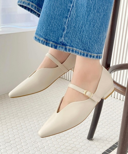 31 Sons de mode（トランテアン　ソン　ドゥ　モード）の「ベルトデザインフラットパンプス/45302（パンプス・レディース・ホワイト/レッド/ブラック・43/42/41/40/39/38/37/36/35/34/33）」の15枚目の写真