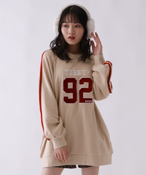 repipi armario（レピピ アルマリオ）の「ナンバリングワンピース（ワンピース・キッズ・スミクロ/ベージュ/ネイビー・SMALL/MEDIUM/LARGE）」の2枚目の写真