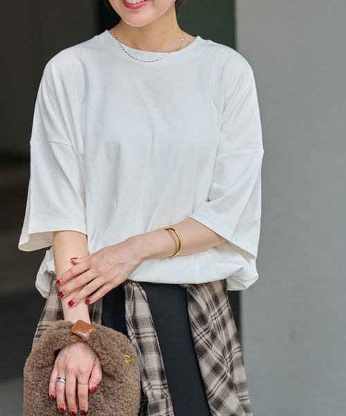 JOURNAL STANDARD relume（ジャーナルスタンダード　レリューム）の「《追加6》ギャザーヘムショートスリーブTシャツ（Tシャツ/カットソー・レディース・ベージュ/ホワイト/ライトグレー/ブラック・FREE）」の5枚目の写真