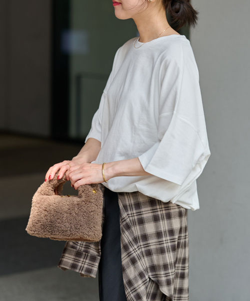 JOURNAL STANDARD relume（ジャーナルスタンダード　レリューム）の「《追加6》ギャザーヘムショートスリーブTシャツ（Tシャツ/カットソー・レディース・ベージュ/ホワイト/ライトグレー/ブラック・FREE）」の6枚目の写真