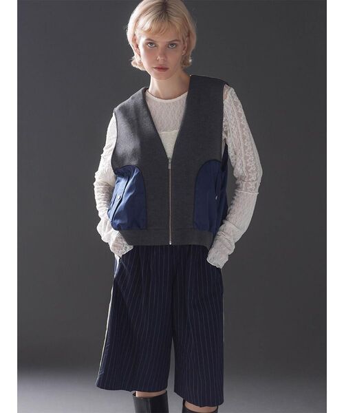 :ETHROF(イーサオブ)の「TRIMMING BI-COLOR CARDBOARD VEST(ベスト・レディース・ブラック/グレー・FREE)」の3枚目の写真