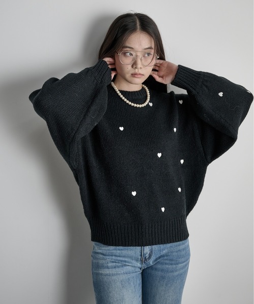 THE YOn（ザヨン）の「ハート刺繍ニットプルオーバー（ニット/セーター・レディース・グレイッシュベージュ/ブラック/アイボリー・FREE）」の19枚目の写真
