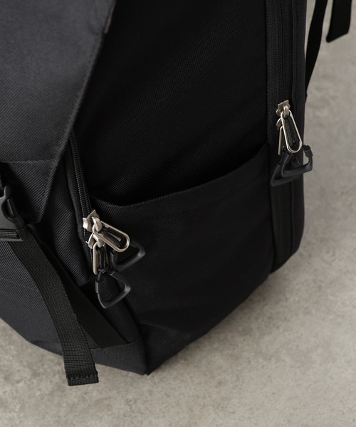 Overland(オーバーランド)の「【OverLand EQUIPMENT/オーバーランドイクイップメント】FLAP BACK PACK / フラップ バック パック(約20L)(バックパック/リュック・メンズ・ブラック・FREE)」の8枚目の写真