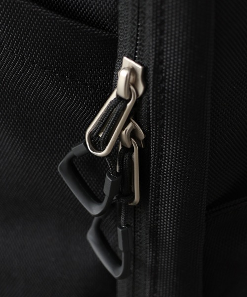 Overland(オーバーランド)の「【OverLand EQUIPMENT/オーバーランドイクイップメント】FLAP BACK PACK / フラップ バック パック(約20L)(バックパック/リュック・メンズ・ブラック・FREE)」の9枚目の写真