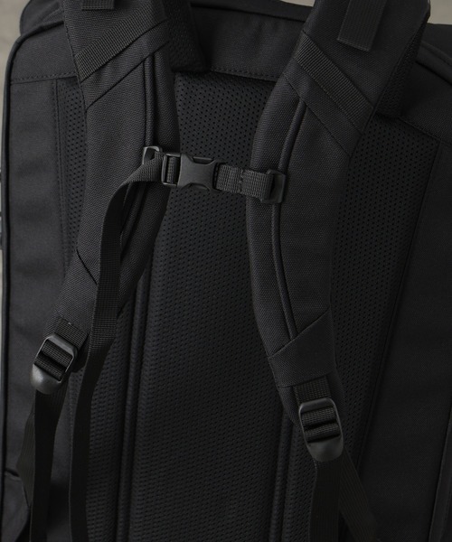 Overland(オーバーランド)の「【OverLand EQUIPMENT/オーバーランドイクイップメント】FLAP BACK PACK / フラップ バック パック(約20L)(バックパック/リュック・メンズ・ブラック・FREE)」の4枚目の写真
