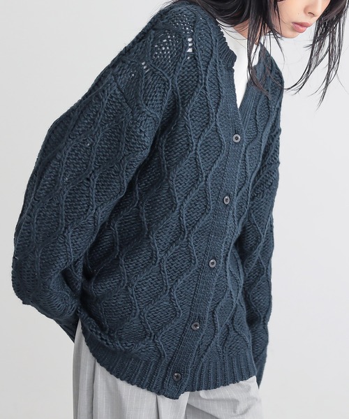for/c(フォーシー)の「ざっくりニットカーディガン【サスティナブル】(カーディガン/ボレロ・レディース・ネイビー/ブラウン/アイボリー・L/M)」の3枚目の写真