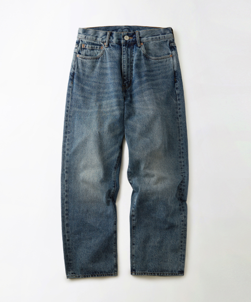 OUTSTANDING(アウトスタンディング)の「TAPERED LOOSE FIT DENIM PANTS_L.BLUE(デニムパンツ・メンズ・その他・SMALL/MEDIUM/LARGE)」の1枚目の写真