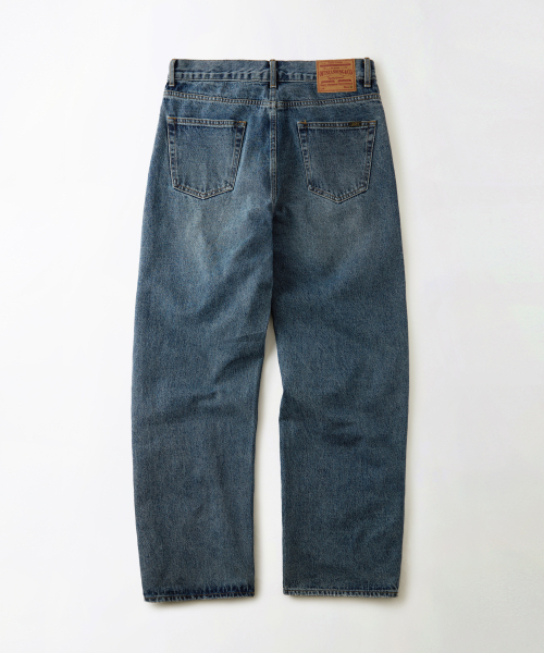 OUTSTANDING(アウトスタンディング)の「TAPERED LOOSE FIT DENIM PANTS_L.BLUE(デニムパンツ・メンズ・その他・SMALL/MEDIUM/LARGE)」の2枚目の写真