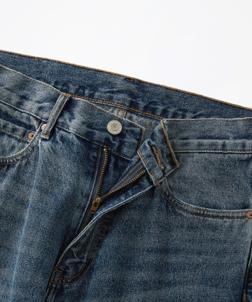 OUTSTANDING(アウトスタンディング)の「TAPERED LOOSE FIT DENIM PANTS_L.BLUE(デニムパンツ・メンズ・その他・SMALL/MEDIUM/LARGE)」の4枚目の写真